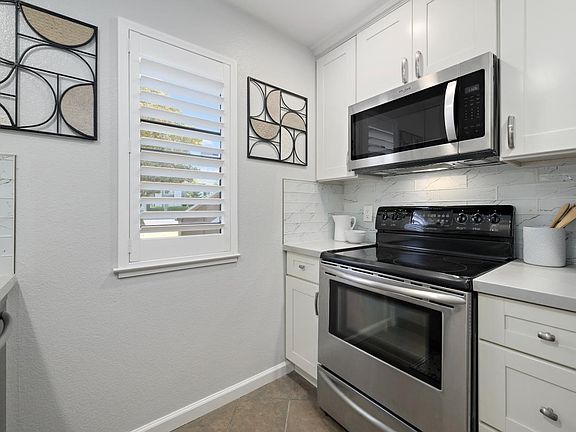 3rd image of 598 Ironwood Ter APT 2