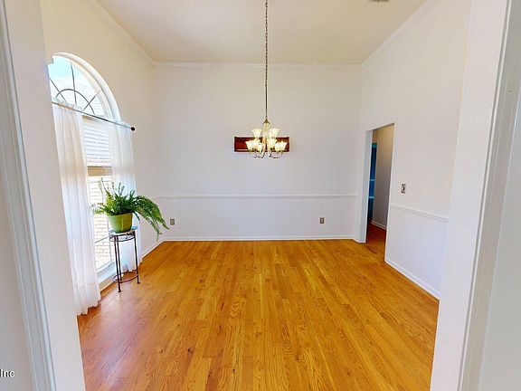 3rd image of 2645 STONEGATE Drive