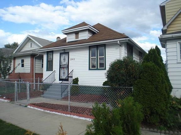 2nd image of 3913 Ivy St