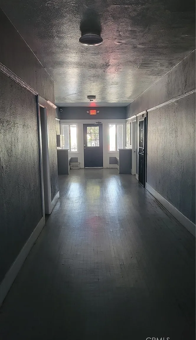 1 bed, 700 sqft, $1,800 — Photo 3