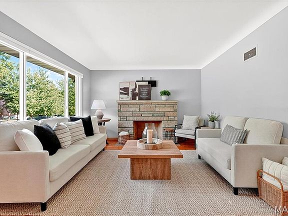 4th image of 6562 Oleatha Ave