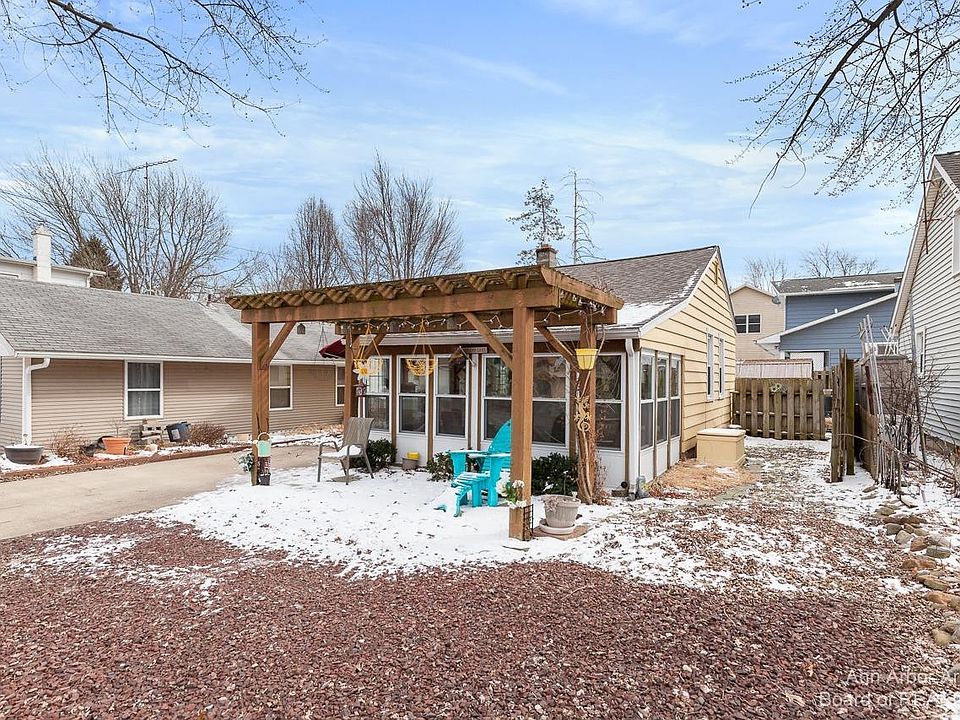 463 Egan Hwy, Brooklyn, MI 49230 Zillow