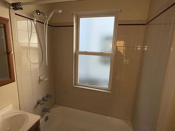 3rd image of 489 E 127th St Floor 1