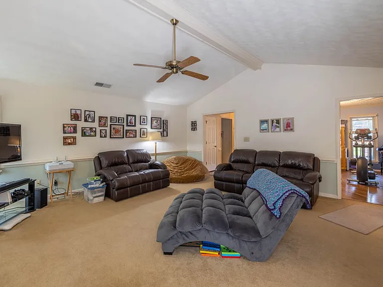 917 Fox Ridge Trl — Photo 9