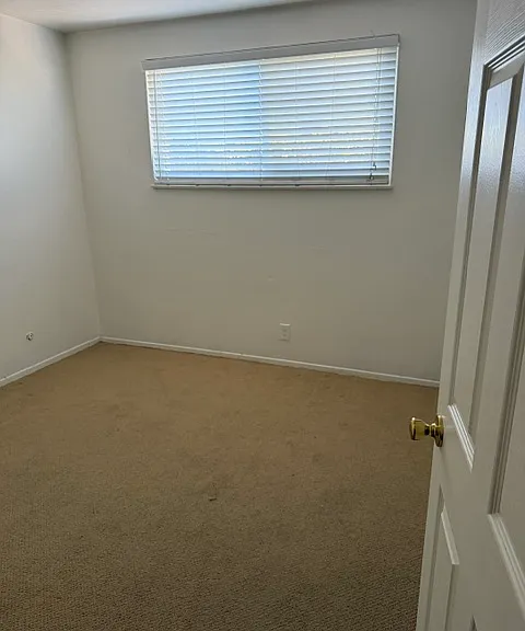 712 N Elmwood St — Photo 11