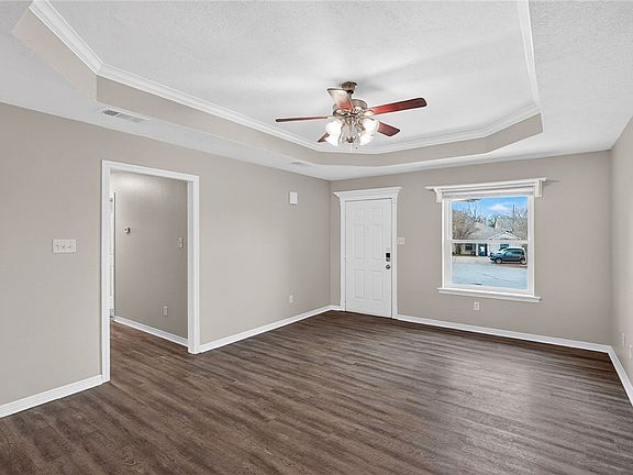 5th image of 1402 Western Oaks Ct