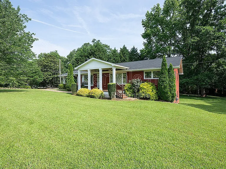 245 Brook Dr — Photo 4