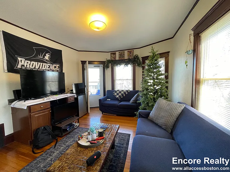 56 Hobson St #2 — Photo 2