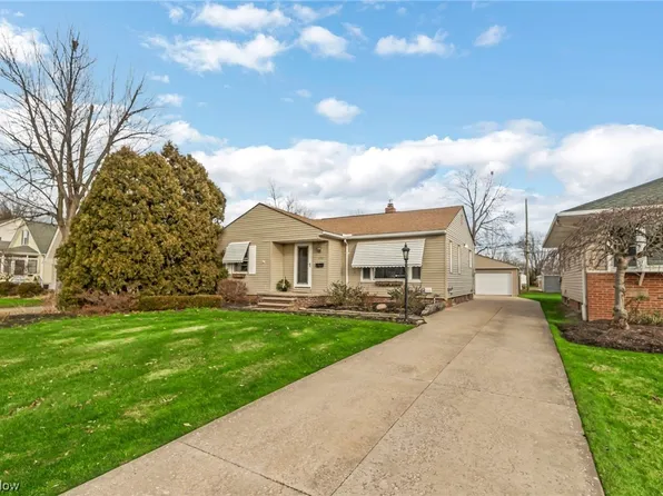 1653 Roselawn Rd, Mayfield Heights, OH 44124