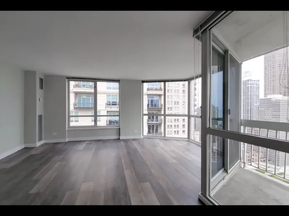 10 E Delaware Pl APT 21B, Chicago, IL 60611