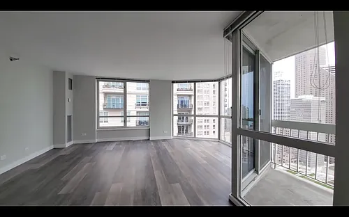 10 E Delaware Pl #21B Photo 1