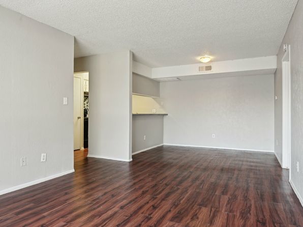 2002 Rock Island Rd APT 2020