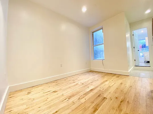 Rented by Nolita Group | media 7