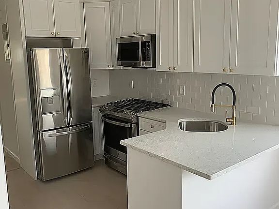 3rd image of 1316 E 100th St #1