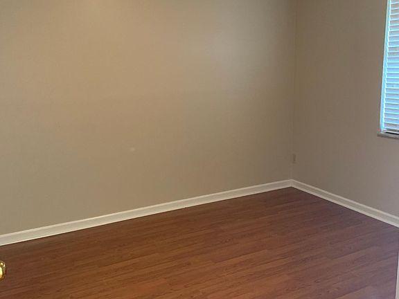 3rd image of 2121 Larimer St