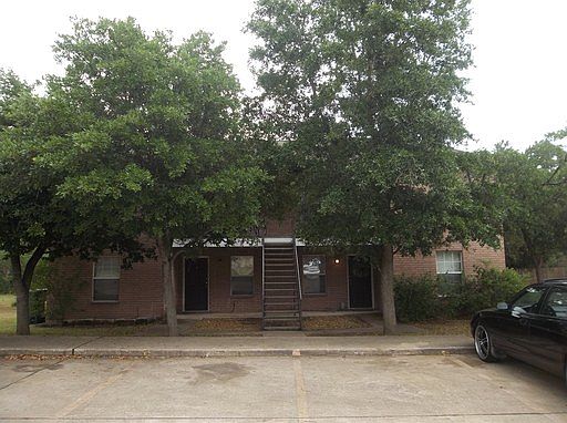 2nd image of 805 Yegua St APT B