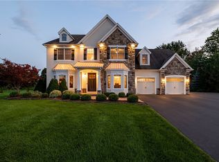56 Hampstead Dr, Webster, NY 14580