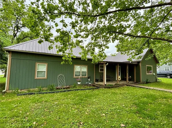 201 E Maple St, Drexel, MO 64742