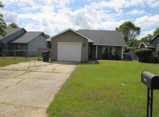 6831 Winchester St, Fayetteville, NC 28314