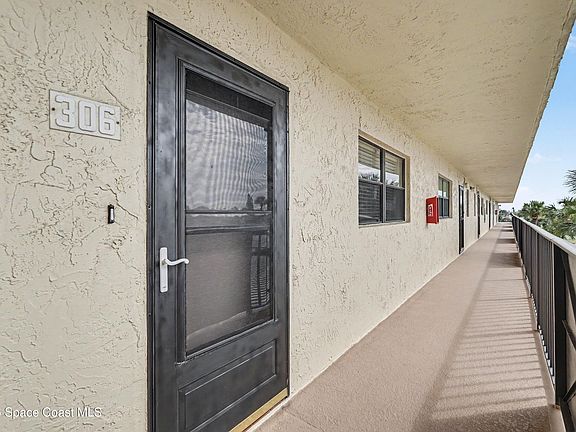 2nd image of 520 Palm Springs Blvd APT 306