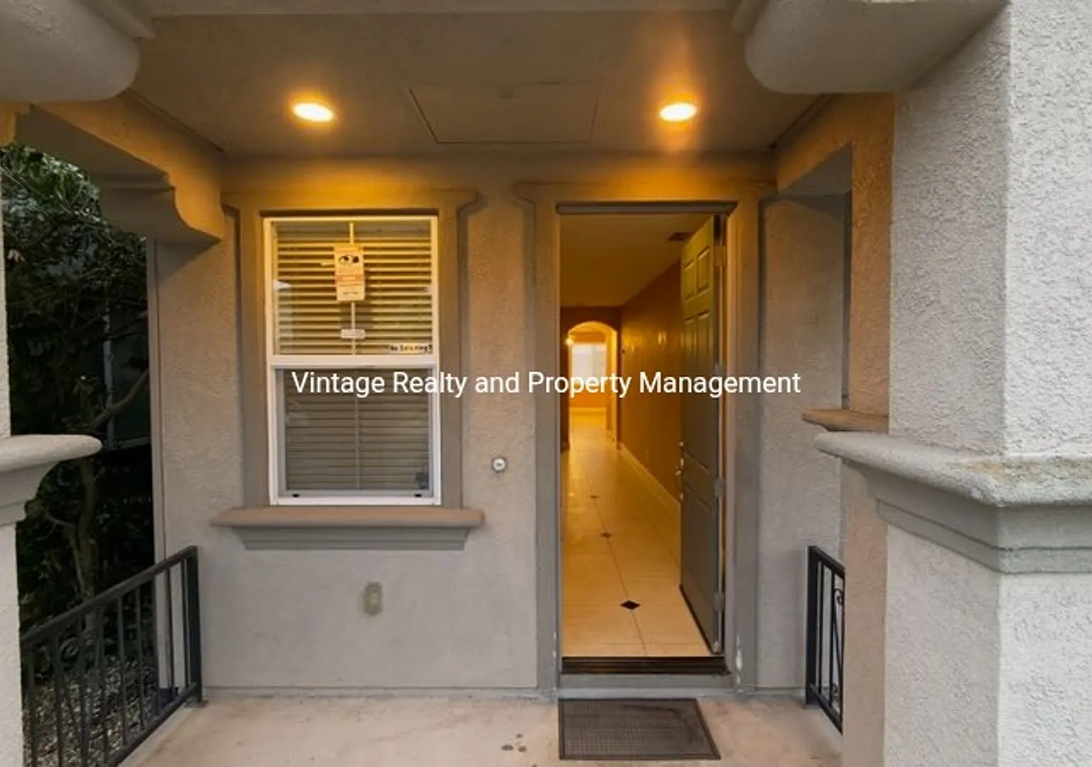 Available Now!!Top Of The Line 4 Bedroom Two Story Home — Photo 2