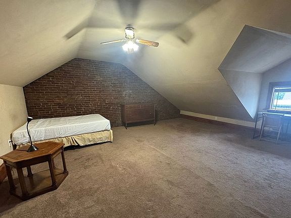 4th image of 36A Linden St #15