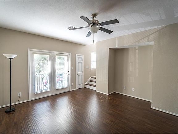 3rd image of 1425 Paige St