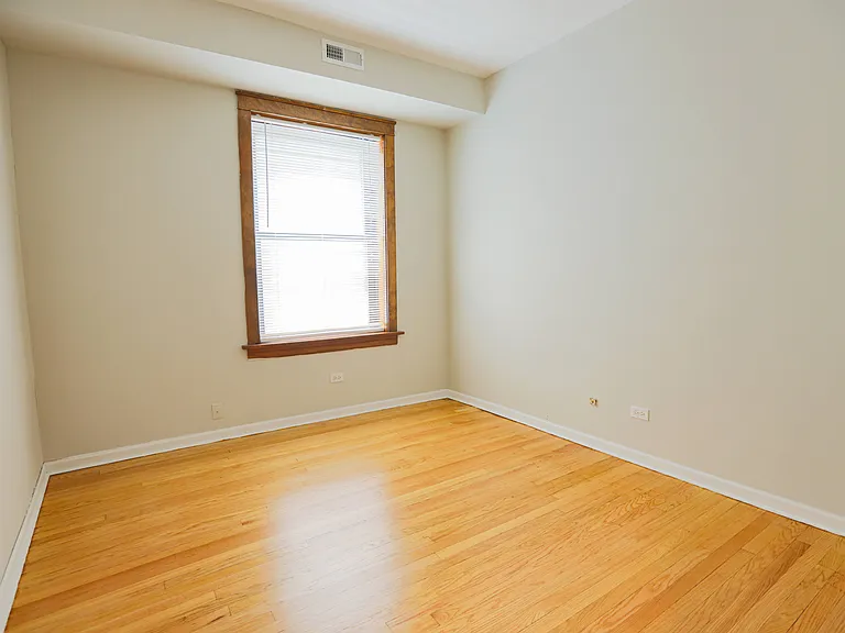 3540 N. Janssen Ave. — Photo 10