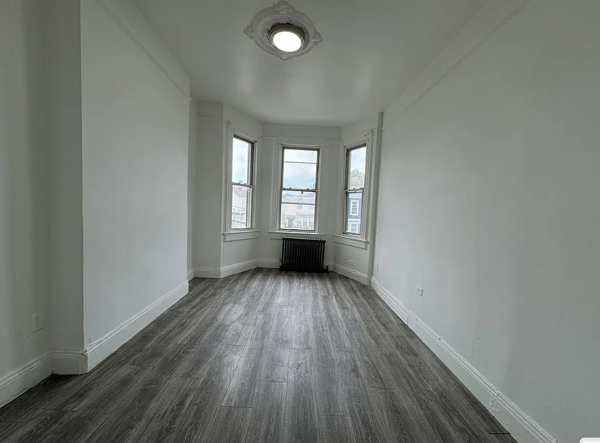 2 bed, 800 sqft, $2,000 — Photo 4