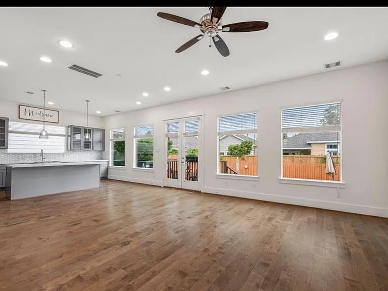 406 Yale Oaks Ln — Photo 10