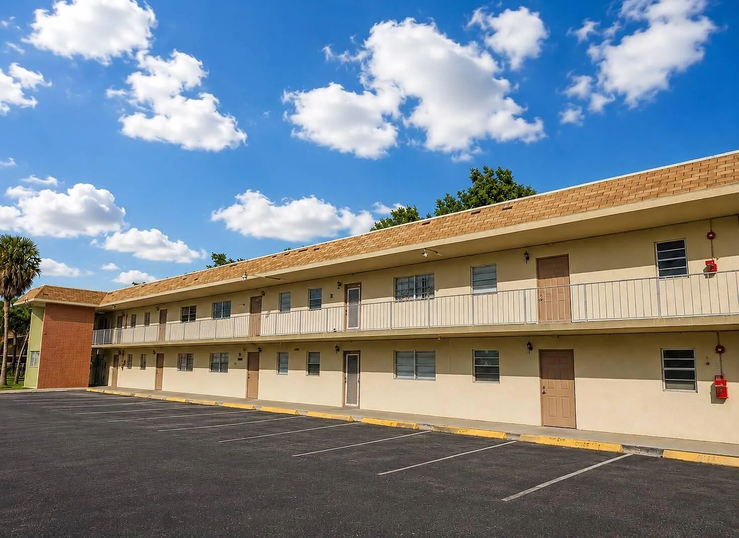 2 bed, 2.0 bath, 960 sqft, $1,750 — Photo 2