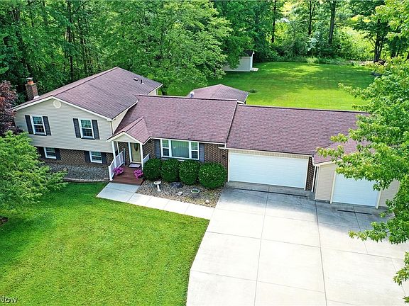 4th image of 2451 Waynewood Dr NE