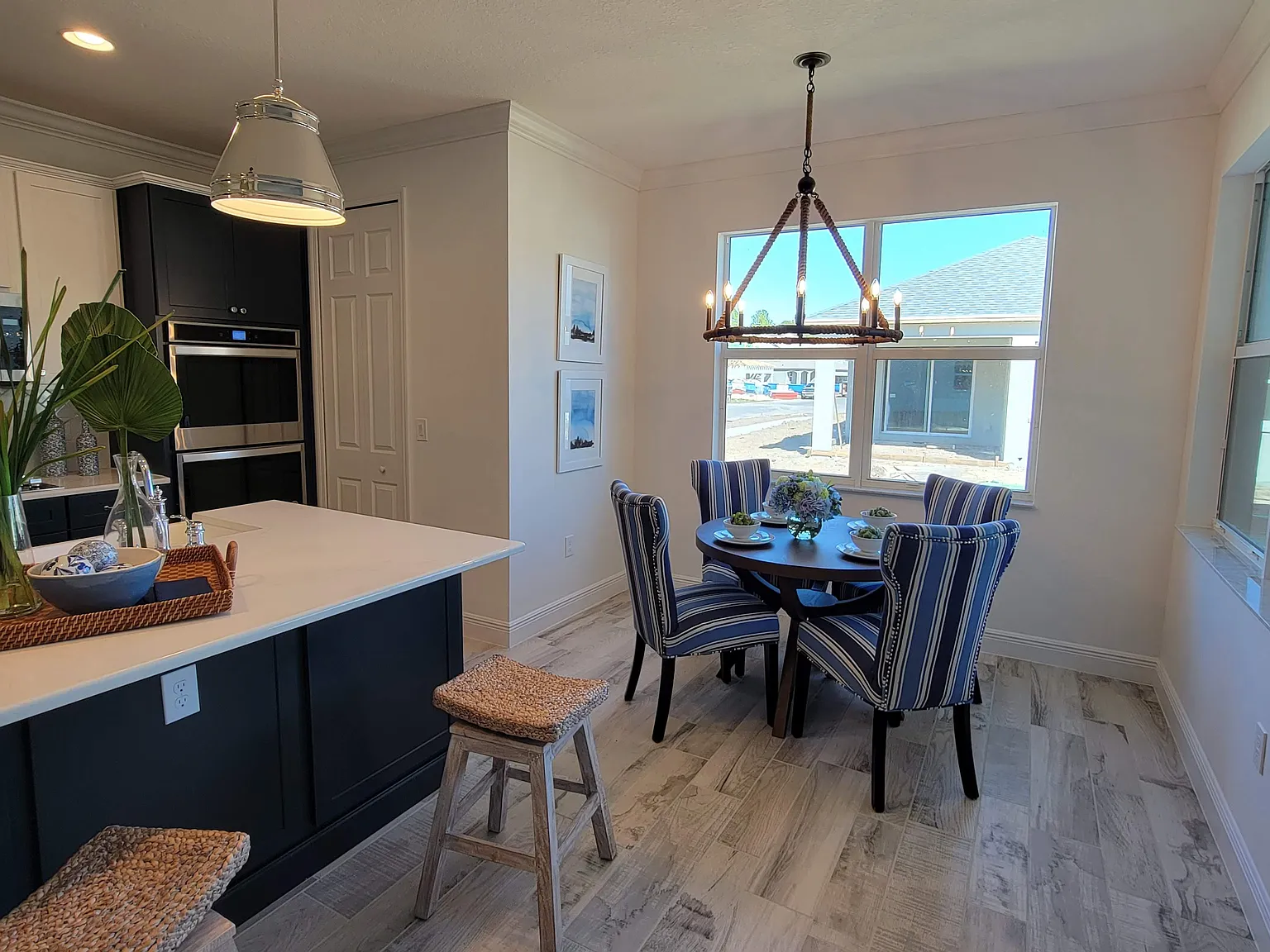 4 bed, 2.5 bath, 2377 sqft, $3,400 — Photo 2