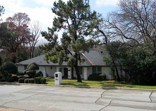 1st image of 1001 Edgecliff Dr