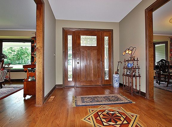 3rd image of 41W480 Barlow Dr