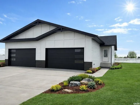860 DeLaet BAY, Warman, SK S0K 4S0