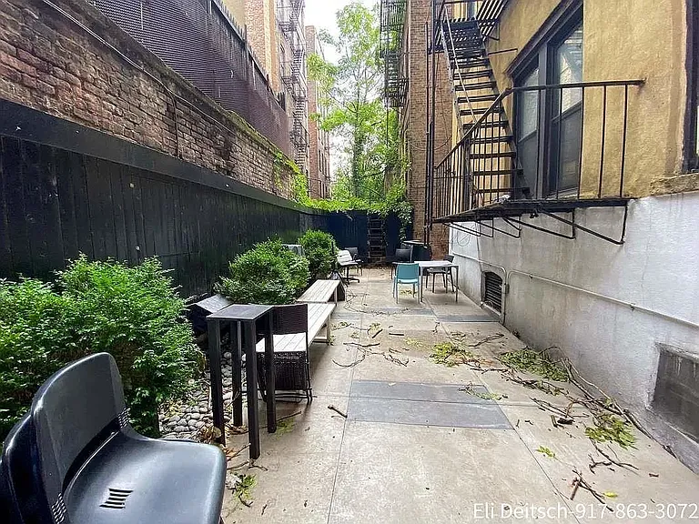 117 E 7th St #B — Photo 9