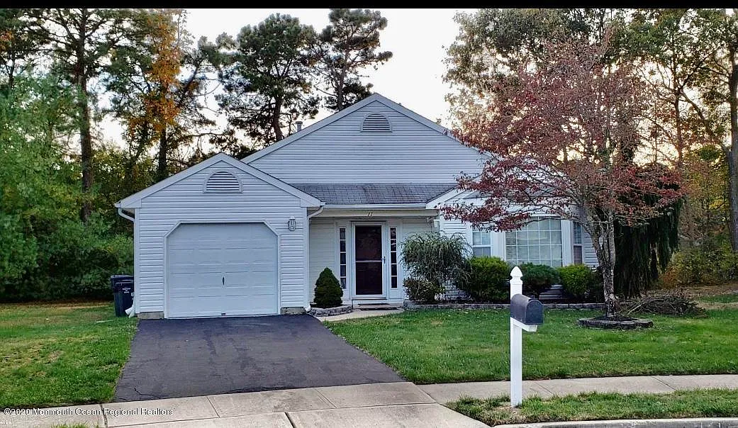 11 Golden Rod Ct photo 1