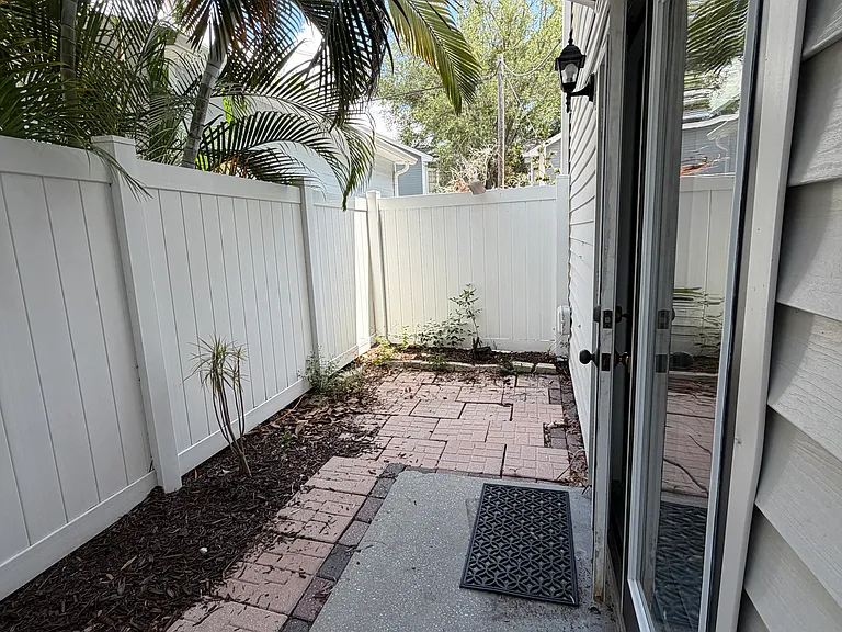 502 S Willow Ave #6 — Photo 20