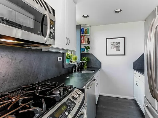 Sold by Sotheby's International Realty | media 17