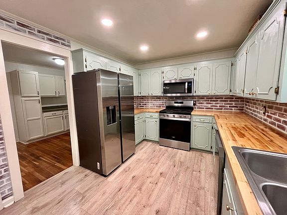 3rd image of 2802 Westover Rd