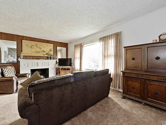 4th image of 359 Raymond St