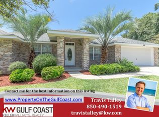 1591 Woodbluff Ct, Gulf Breeze, FL 32563