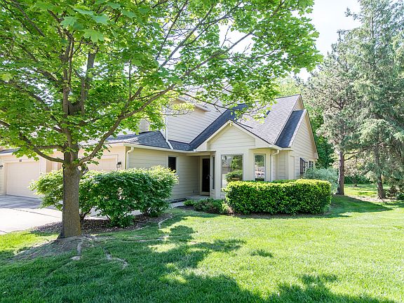 3rd image of 2033 Bancroft Dr