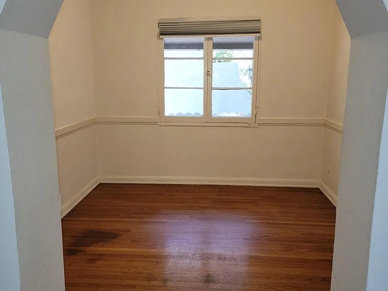 1043 S Orange Grove Ave — Photo 4