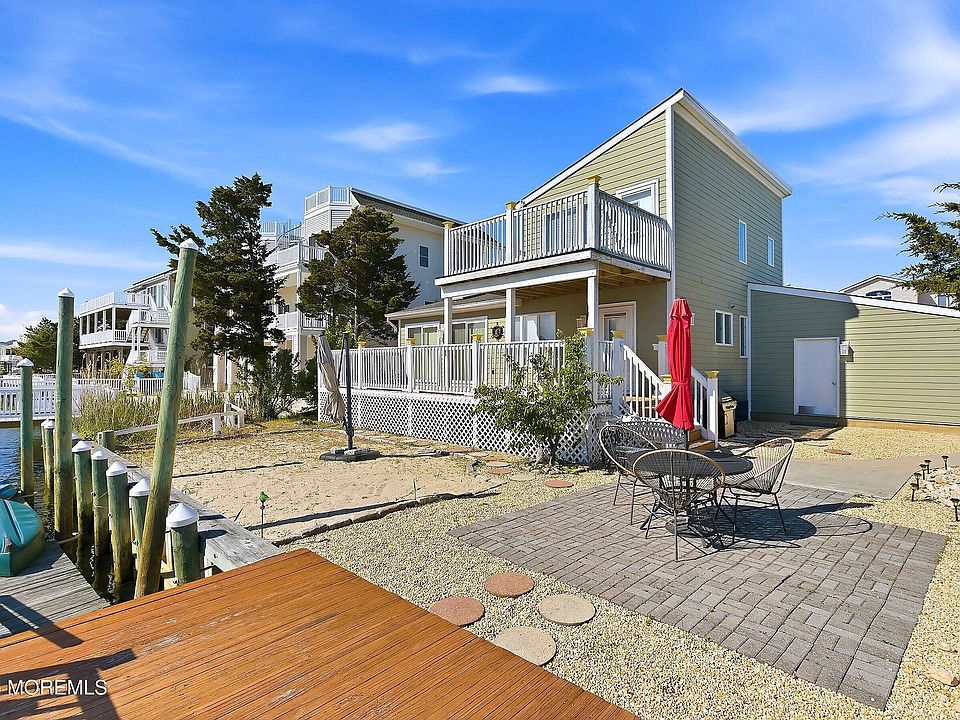 1st image of 40 Kentucky Drive