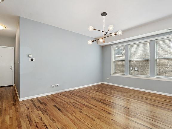 2nd image of 1740 W Foster Ave APT 3