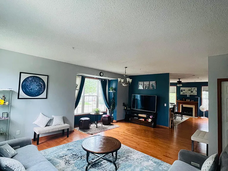 Vervain Dr — Photo 11