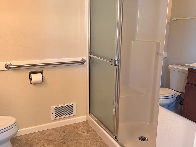 1030 E Fairhaven Ave #B — Photo 8