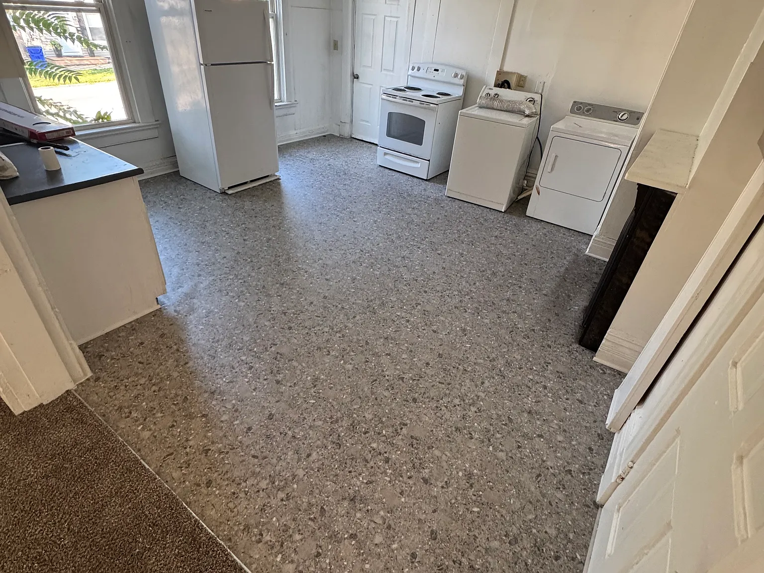 205 N C St — Photo 3